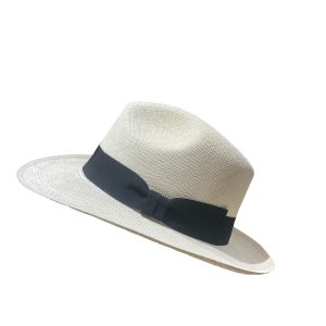 Chapeau Panama Fino avec ganse noire, disponible en taille 55, 57, 59, 60 et 61