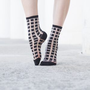 Chaussettes transparentes femme noires Ginza, élégantes et confortables